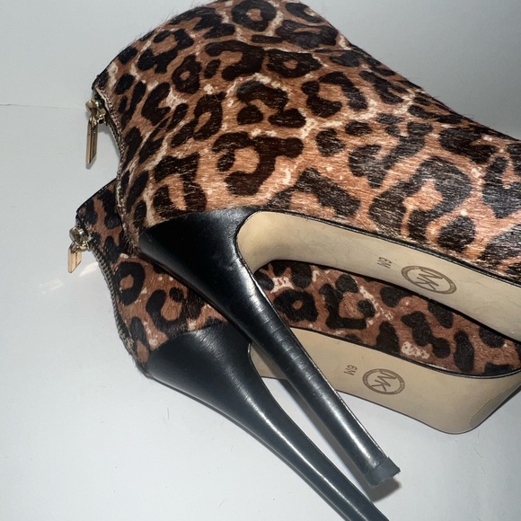 MICHAEL KORS Cheetah CYNTHIA Heels Booties 6M - Picture 8 of 13